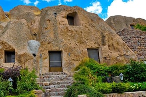 عکس از روستای کندوان، روستایی زیبا در دل صخره ها